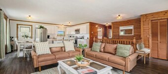 Hot Tub! | Pet Friendly! | Game Room!
