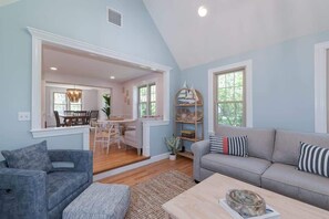 TV, fireplace, stereo, offices