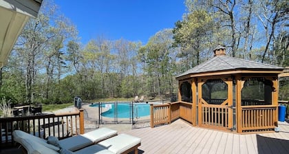 Tranquil Family Retreat in Plymouth