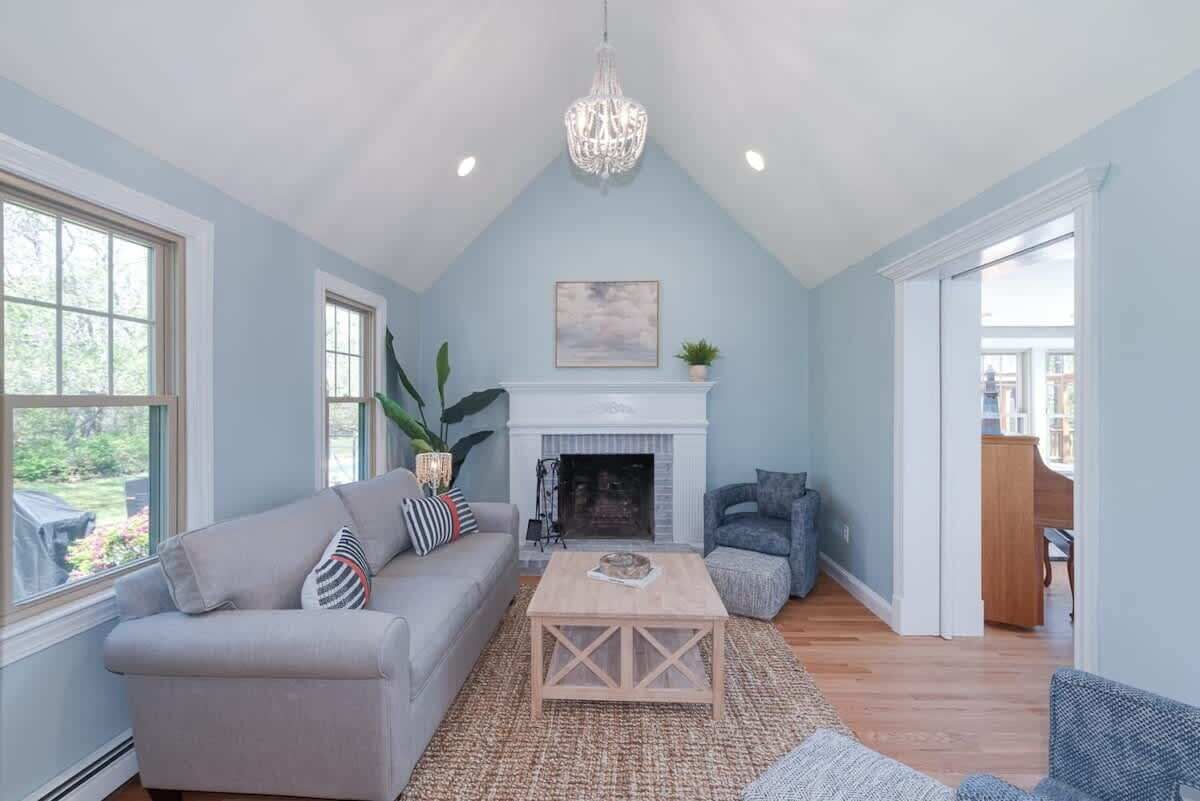 テレビ、暖炉、ステレオ、書斎 / ワークスペース