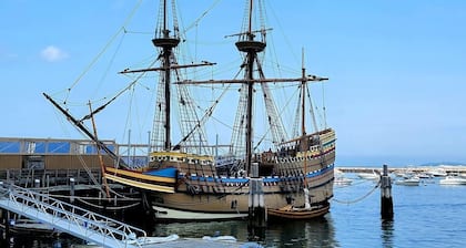 Spacious Retreat With Pool, Game Room & Fireplace | Sleeps 10 | Backyard Oasis & Screened Gazebo | Family-Friendly Getaway | 24/7 Hospitality