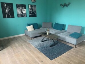 Télévision, chaîne hi-fi