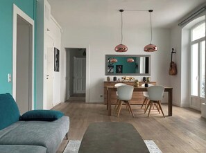 Télévision, chaîne hi-fi