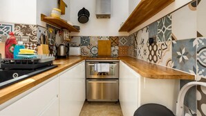 Private kitchen - Jazzy 2 Bedroom Apartment in the Heart of Leith (Edinburgh)