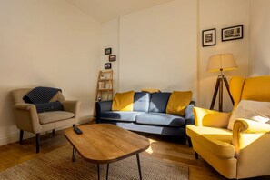 Appartamento Basic, 2 letti matrimoniali | Soggiorno | TV