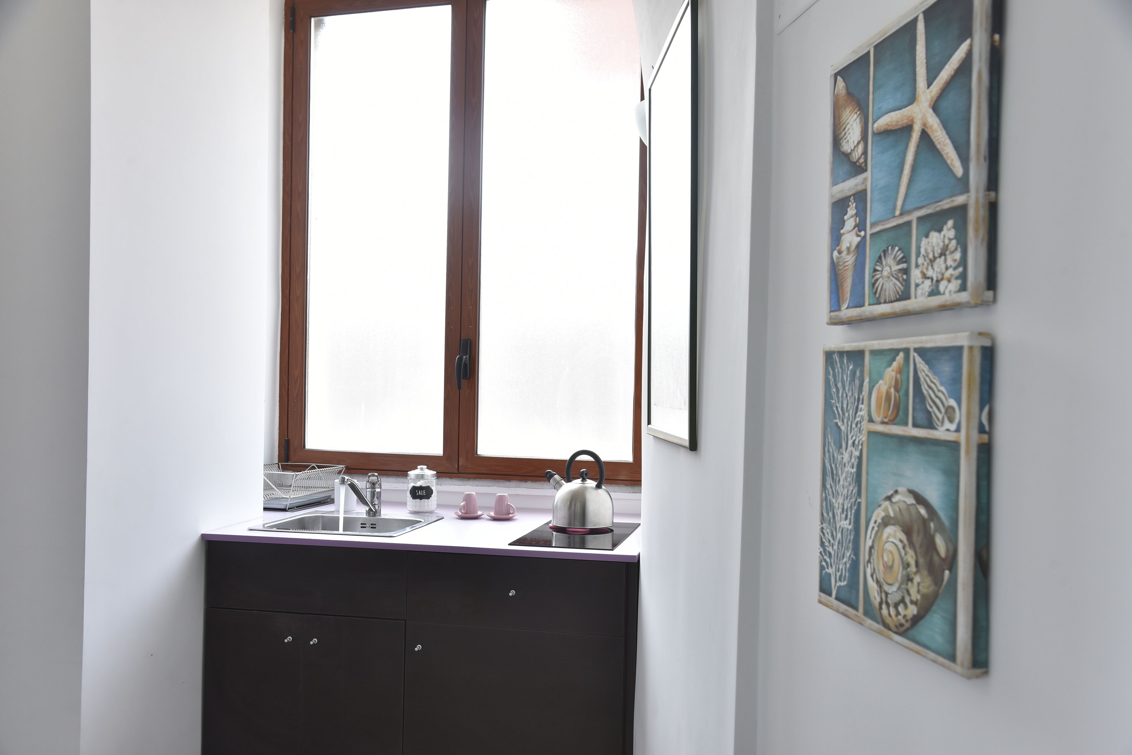 romantic suite, 1 bedroom, city view | private kitchen | mini-fridge, microwave, stovetop, coffee/tea maker