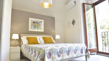 Design-Suite, 1 Schlafzimmer, Stadtblick | 1 Schlafzimmer, hochwertige Bettwaren, Zimmersafe, individuell dekoriert