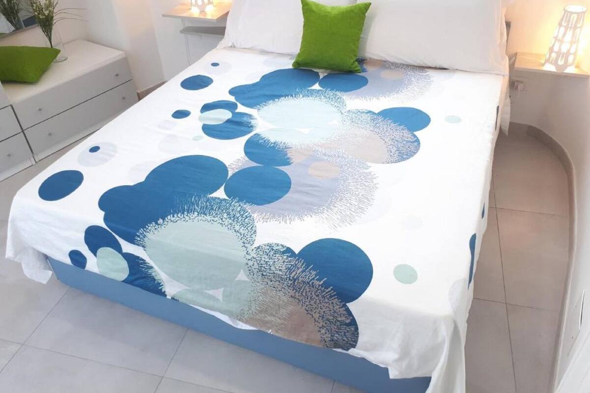 romantic suite, 1 bedroom, city view | 1 bedroom, premium bedding, in-room safe, individually decorated