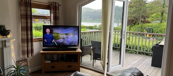 A homely lodge in a tranquil setting with lake view