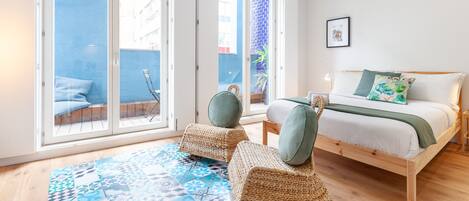 Desk, iron/ironing board, free WiFi, bed sheets