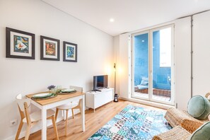 TV - Oporto Palace Apartments Three (Oporto)