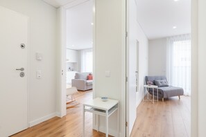 Unclassified image, 3 of 32, button