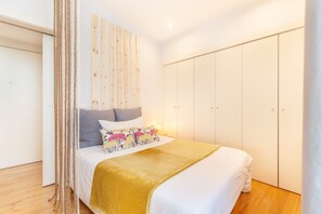 Iron/ironing board, free WiFi, bed sheets - D&S - Ribeira Premium Apartments I (Oporto)