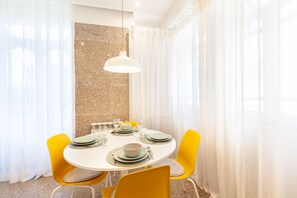 Dining - D&S - Ribeira Premium Apartments I (Oporto)