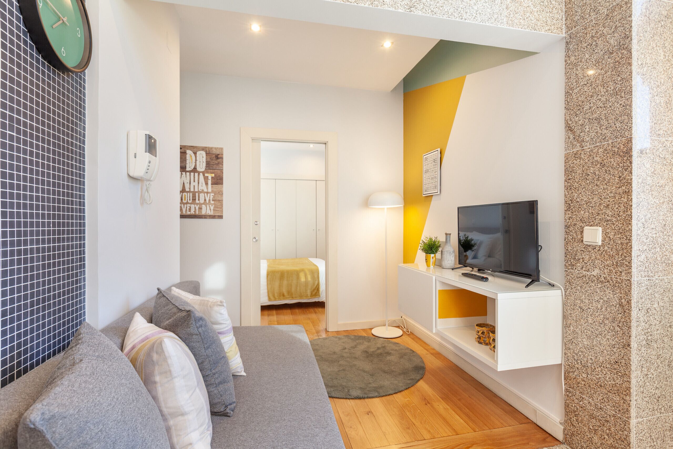 Ferros/tábuas de passar roupa, Wi-Fi de cortesia, roupa de cama