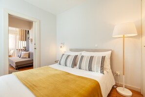 Silitysrauta/-lauta, ilmainen Wi-Fi, vuodevaatteet