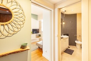 Kylpyamme, hiustenkuivaaja, pyyhkeet