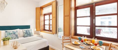 Iron/ironing board, free WiFi, bed sheets