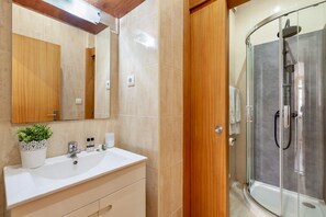 Unclassified image, 2 of 17, button