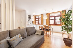 Unclassified image, 5 of 22, button