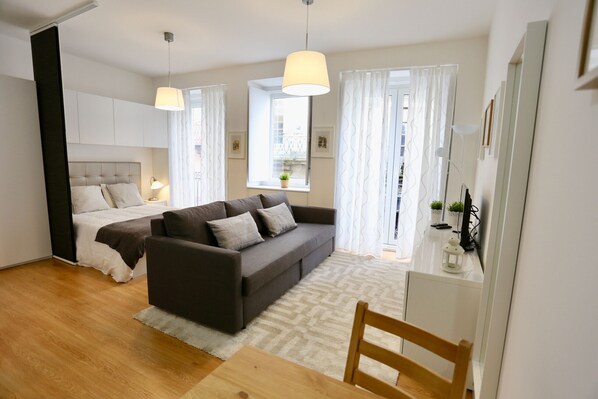 Iron/ironing board, free WiFi, bed sheets