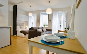 Iron/ironing board, free WiFi, bed sheets
