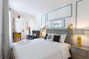 Unclassified image, 3 of 18, button