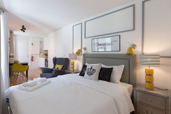 Iron/ironing board, free WiFi, bed sheets - Loureiro Villas - C (Oporto)