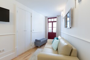 TV - Loureiro Villas - D (Oporto)