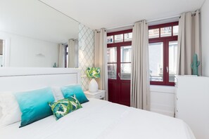 Unclassified image, 3 of 24, button