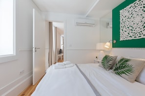 1 habitación, tabla de planchar con plancha, wifi gratis y ropa de cama 