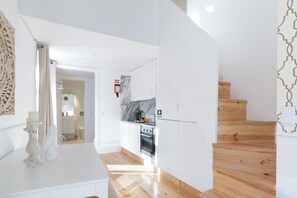 Fridge, microwave, oven, coffee/tea maker