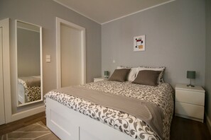 Iron/ironing board, free WiFi, bed sheets - Lapa 32 - D. Sebastião (Oporto)