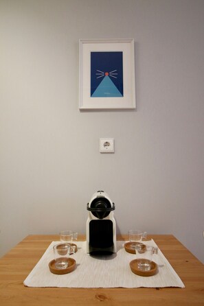 Unclassified image, 4 of 17, button