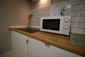 Fridge, microwave, coffee/tea maker, electric kettle