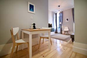 Unclassified image, 5 of 17, button