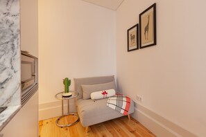 Unclassified image, 3 of 17, button