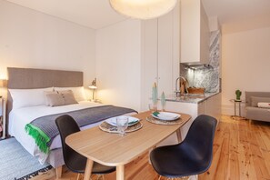 Unclassified image, 4 of 17, button