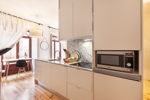 Fridge, microwave, coffee/tea maker, electric kettle
