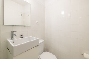 Unclassified image, 5 of 18, button