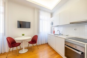 Unclassified image, 2 of 18, button