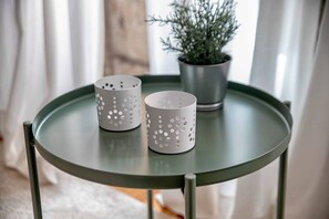 Unclassified image, 3 of 7, button