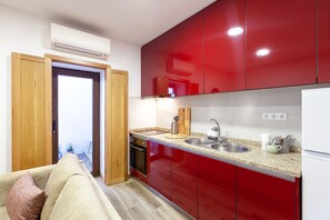 Refrigerador, microondas, horno, cafetera/tetera