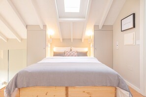 1 chambre, bureau, fer et planche à repasser, accès au Wi-Fi (inclus)