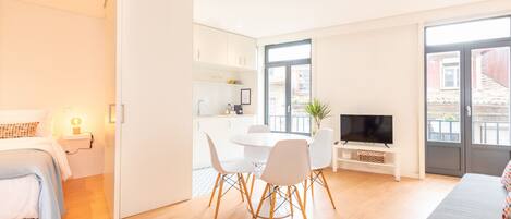 1 bedroom, desk, iron/ironing board, free WiFi