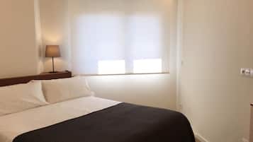 1 habitación, tabla de planchar con plancha y wifi