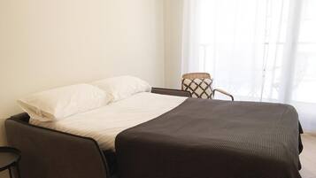 2 bedrooms, iron/ironing board