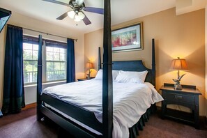 2 habitaciones, escritorio, tabla de planchar con plancha y wifi gratis 