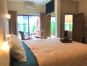 4 soverom, skrivebord, wi-fi (inkludert) og sengetøy