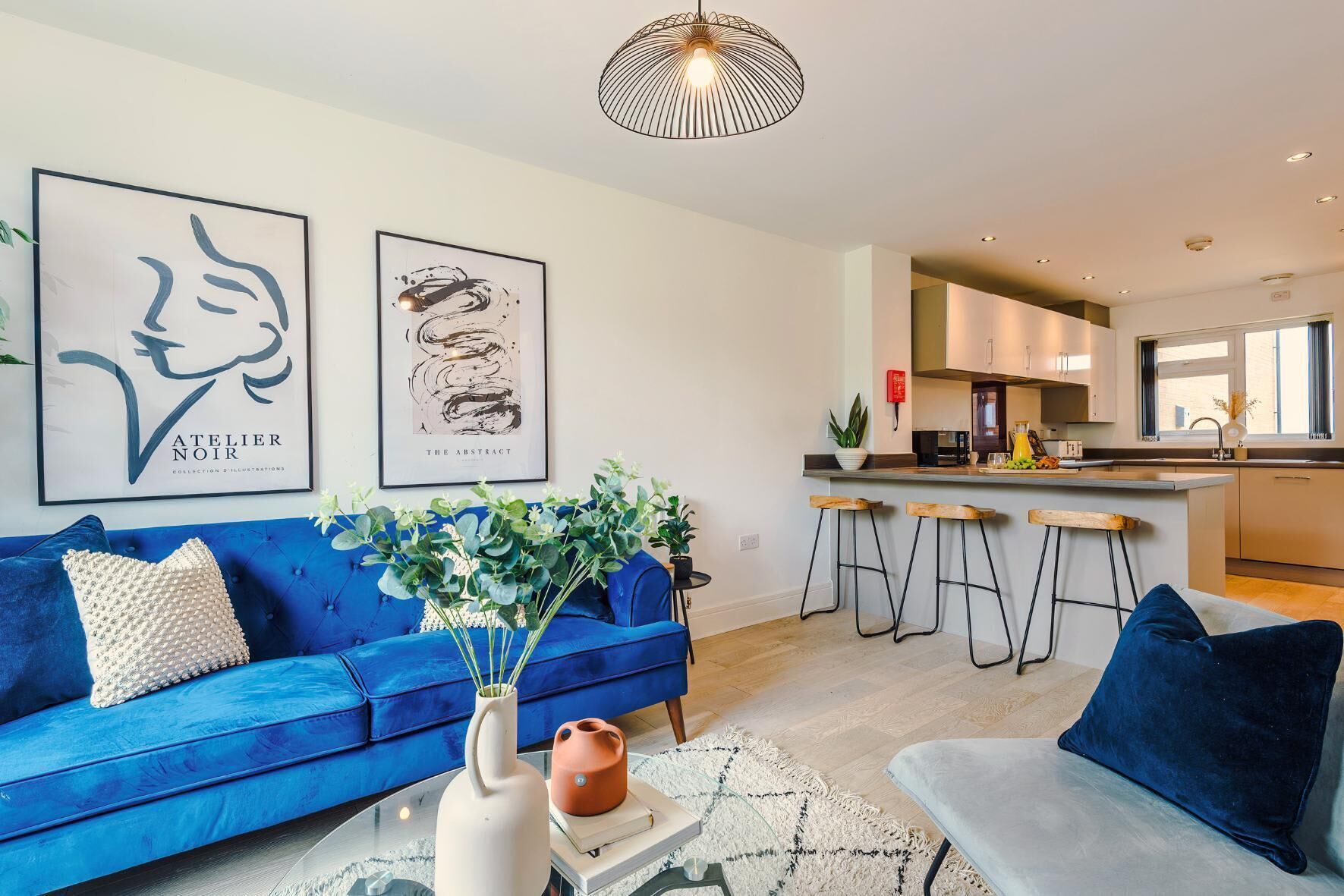 Televisión, oficina